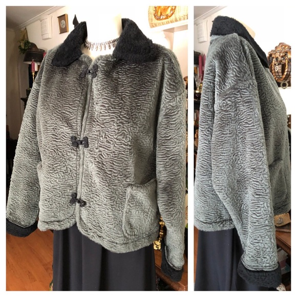 Vintage Sheered Faux Persian Lamb Fur short Jacket - Picture 2 of 7